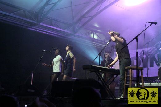 Buster Shuffle (UK) 16. This Is Ska Festival - Wasserburg, Rosslau 23. Juni 2012 (9).JPG